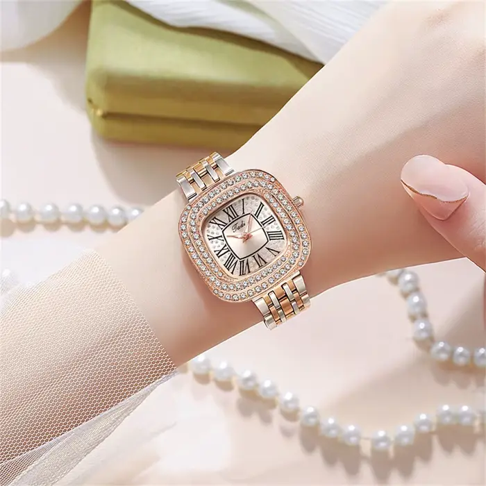 Montre à quartz carrée en acier inoxydable pour femme