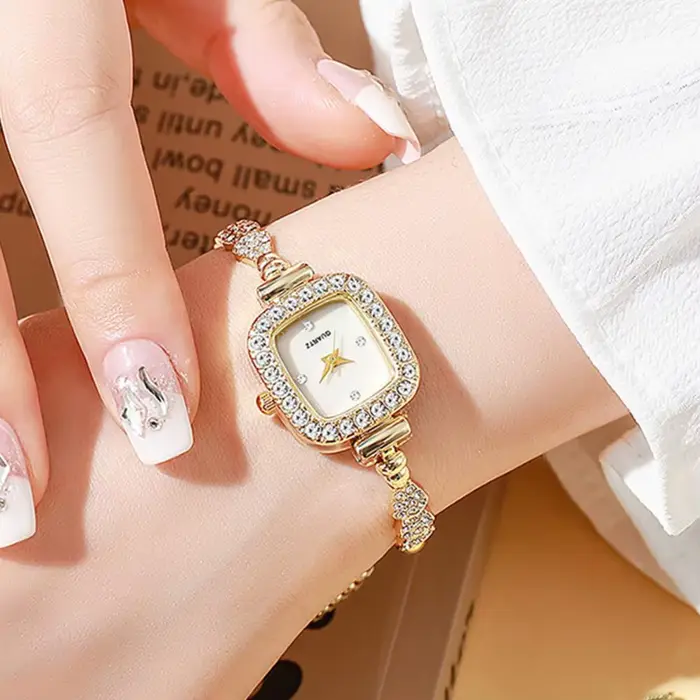 Montre à double aiguille vintage pour femme avec strass bracelet fin carré analogique quartz élégante pour occasions spéciales