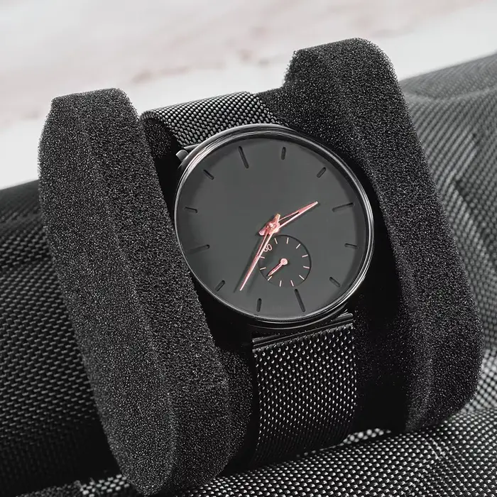 Boîte à montres en matériaux mixtes pour hommes et femmes avec compartiments multiples pour montres-bracelets et montres intelligentes occasions spéciales