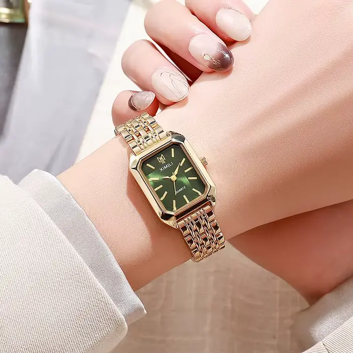 Petit cadran montre petite bande d'acier enduit de sucre montre étudiant mode Version coréenne Simpl