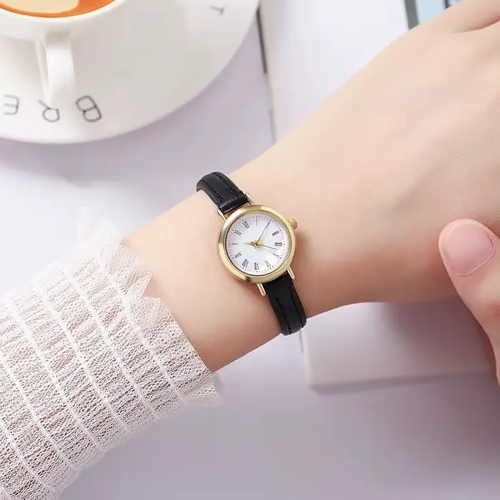 Montres simples pour femmes