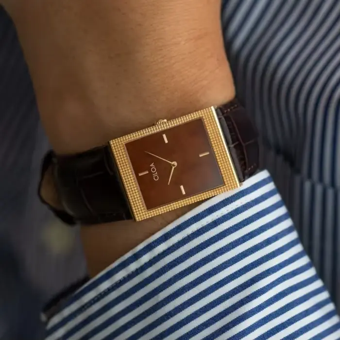 Montre-bracelet homme quartz carrée résistante à l'eau pour hommes occassions spéciales carrière sportive