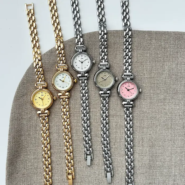 Montre pour femme, simple