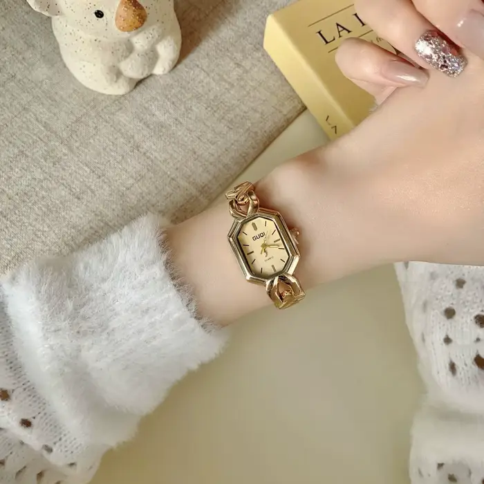 Mode vert carré femmes montres dames montre à Quartz femme or montre-bracelet décontracté dame horlo