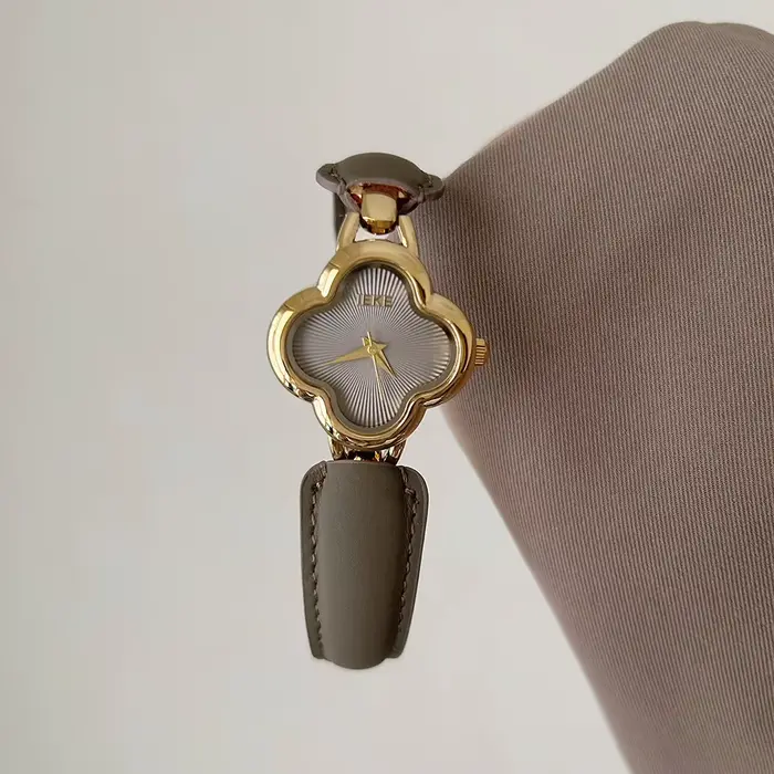 Montre à quartz pour femmes et filles