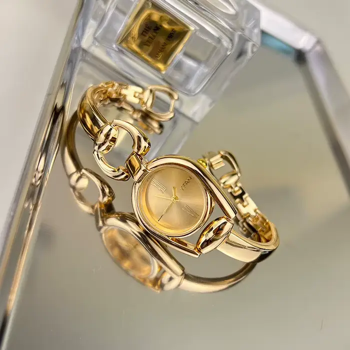 Montres pour femmes, style Mori, élégantes et polyvalentes, type pointeur, rétro, bracelet en métal,