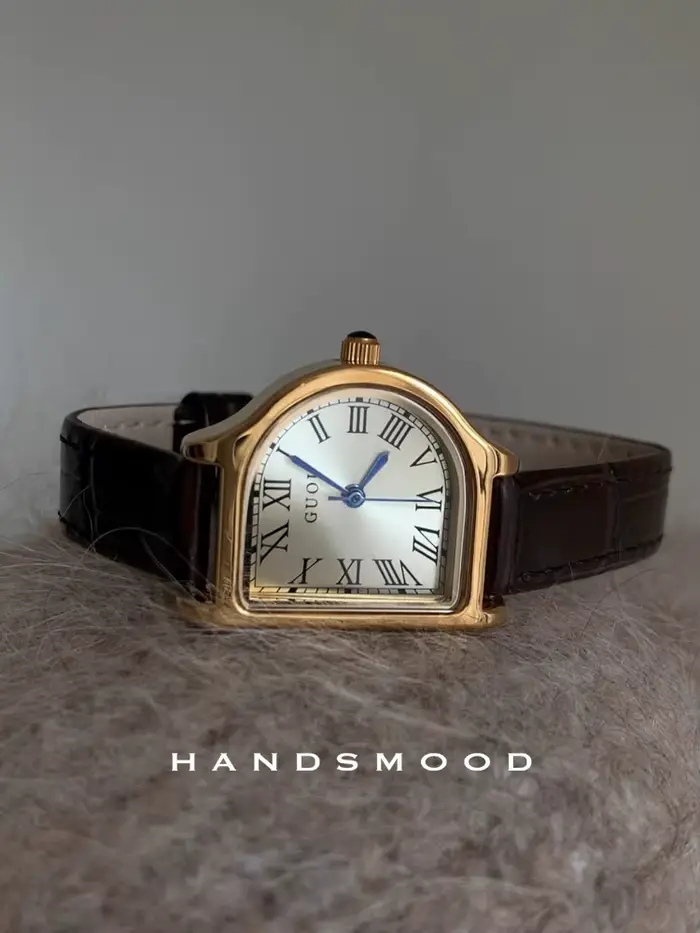 Femmes montre à Quartz conception Unique Reloj Vintage noir marron bracelet en cuir horloge dames Simple mode Orologio filles montre-bracelet