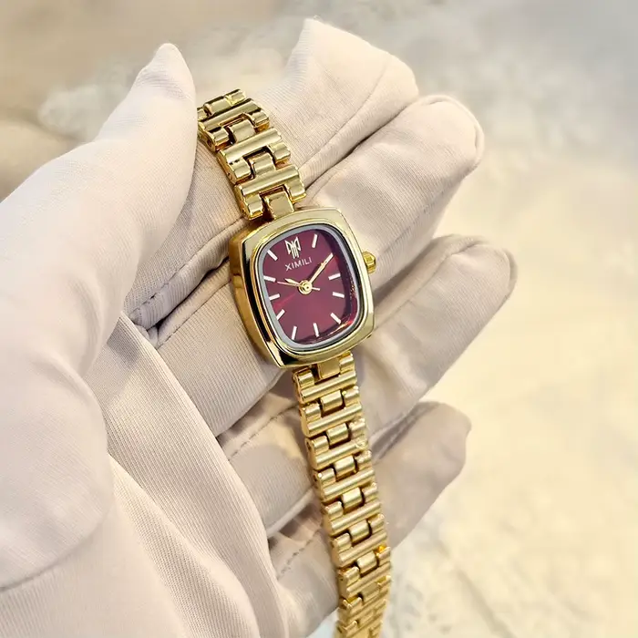 Nouvelle montre dorée vintage de style coréen pour femmes