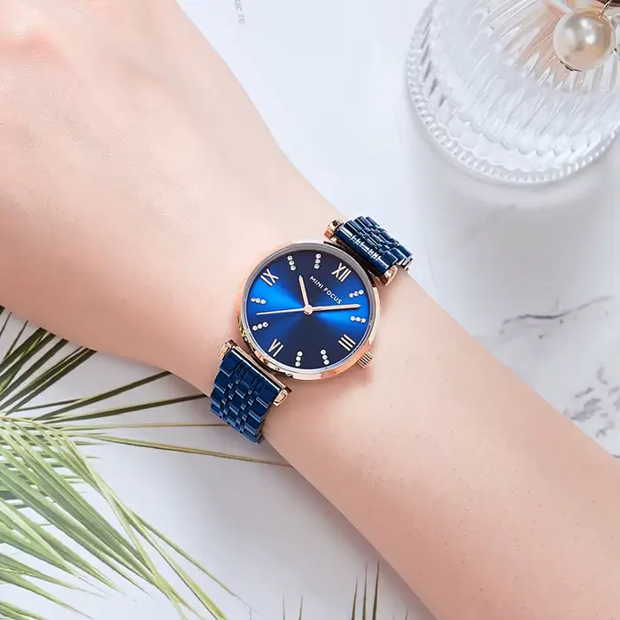 Montre de Luxe à Cadran Diamants pour Femme Bracelet en Acier Inoxydable Bleu Étanche Haute Qualité Montres à Quartz Occasions Spéciales