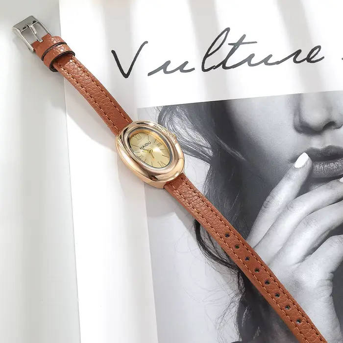 Montre à bracelet en cuir rétro artistique