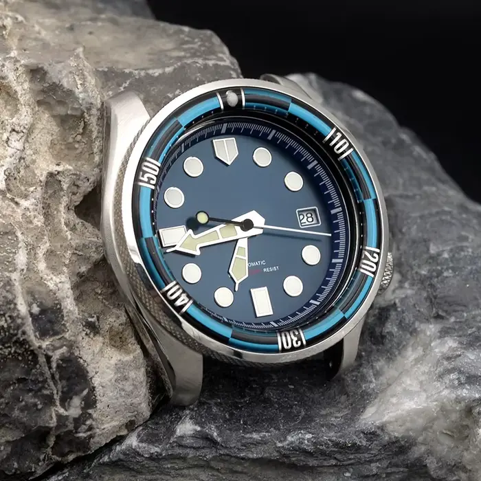 Montre homme avec mouvement automatique NH36 verre saphir acier inoxydable 316L résistante à l'eau 200m pour homme occasions spéciales