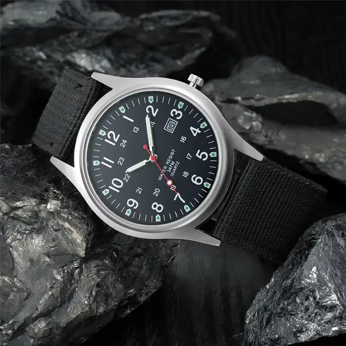 Montre-bracelet en acier inoxydable pour hommes