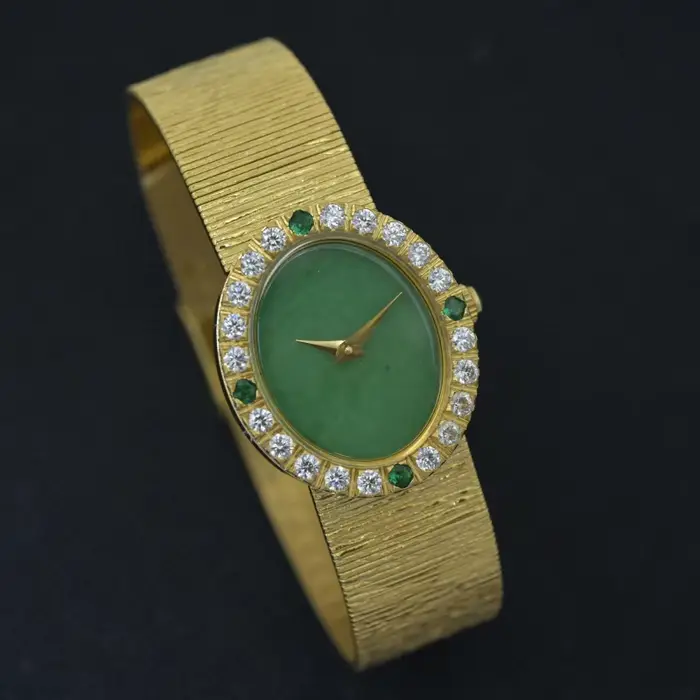 Montre de luxe pour femme en or