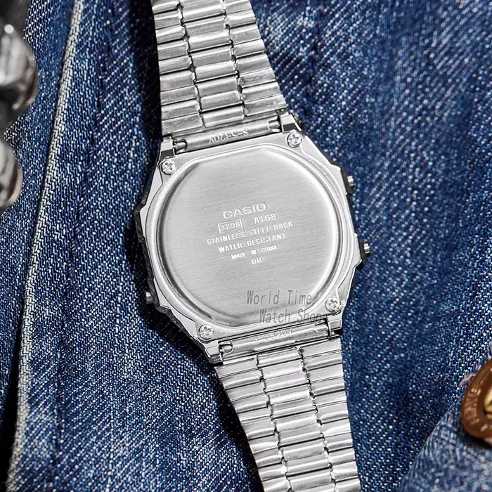 Petite montre carrée pour homme