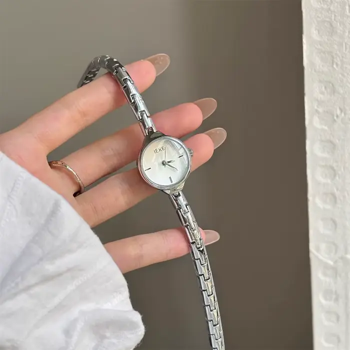 Montre à Quartz Vintage pour femmes, montre de luxe ronde en or Simple vert petit cadran élégant en 