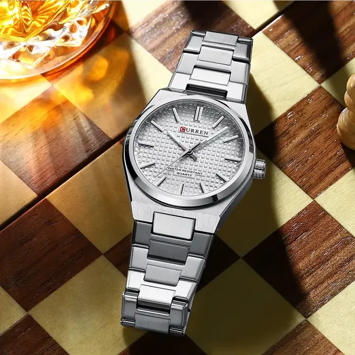 Montre Curren 8439 en acier inoxydable pour hommes, résistante à l'eau, avec mouvement à quartz, pour les occasions formelles et décontractées
