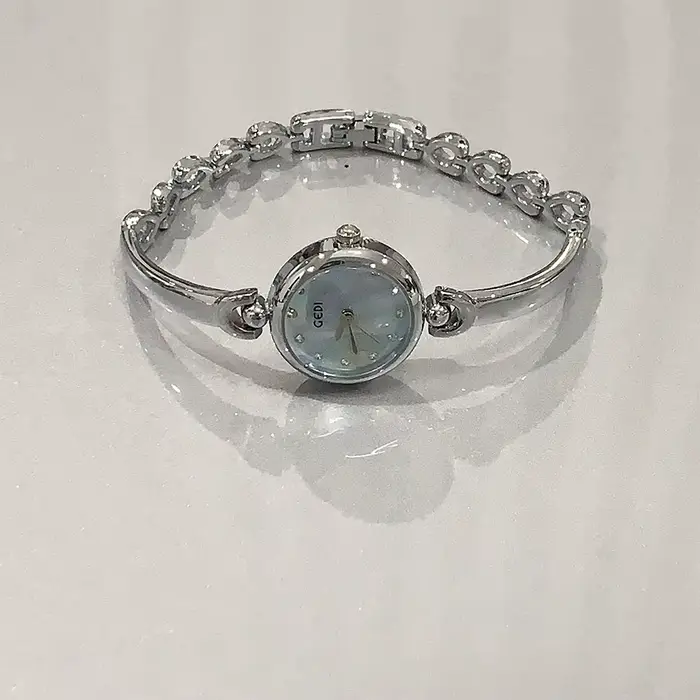 NOUVEAU Bracelet-montre minimaliste pour femmes, petit cadran rond, cadeau, montre à quartz pour fem