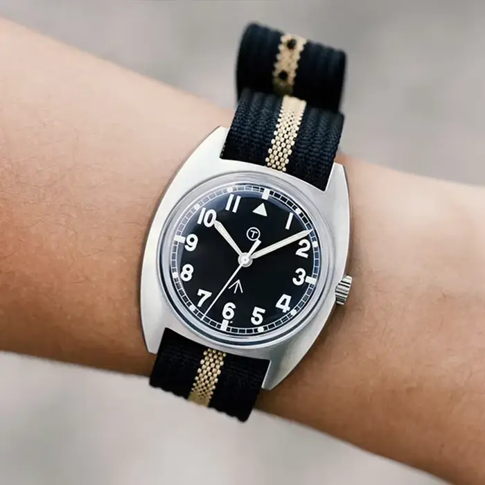 Montre Quartz Inoxydable avec Bracelet Nylon pour Hommes Style Fashion Casual Occasions Spéciales