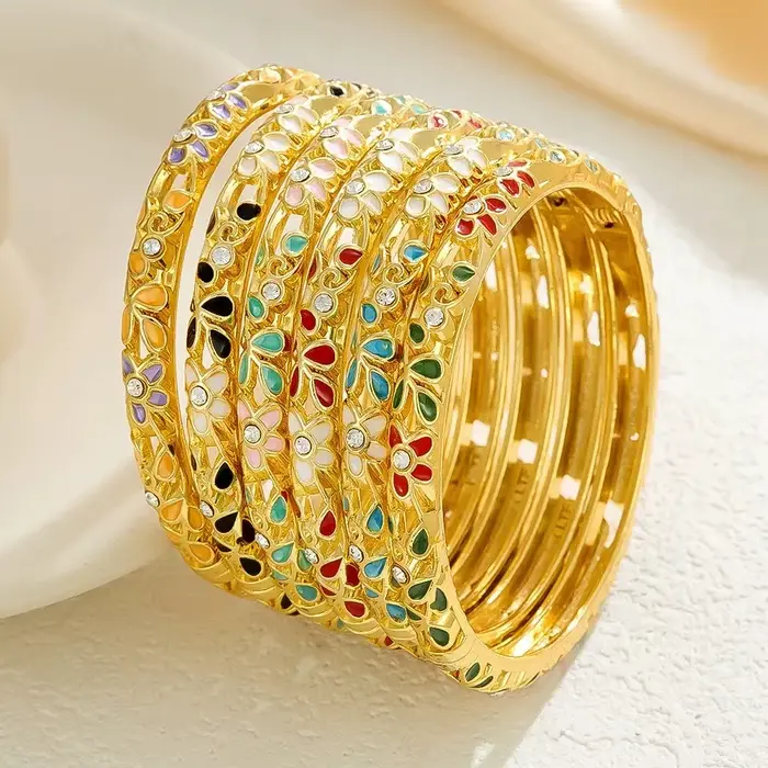 Bracelet jonc classique en émail goutte de glace à texture florale et diamants pour femme