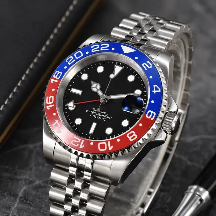 Montre homme Dwayne Campbell acier inoxydable 316L avec mouvement GMT et tourbillon résistante à l'eau pour occasions formelles et quotidiennes