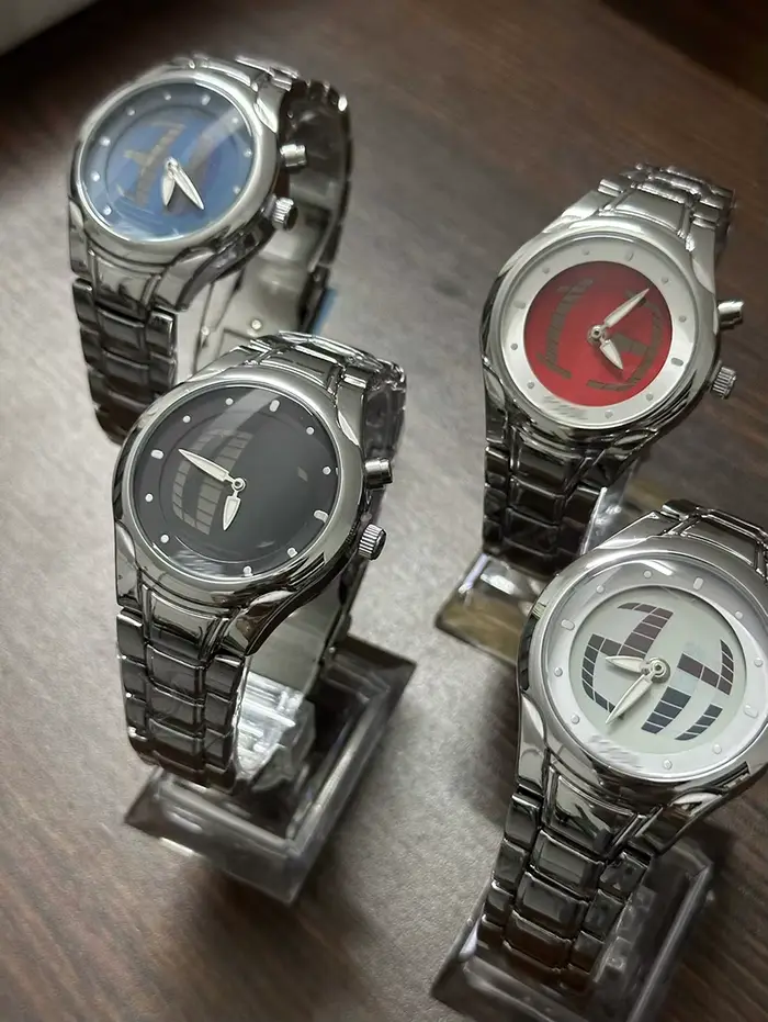 Montre Homme Luxe Globe Arc-en-ciel Forme Organique Unique Boîtier Futuriste Y2K Rétro Quartz Bracelet Acier Tendance