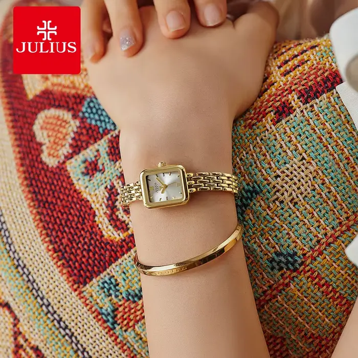 Montre Julius en acier inoxydable bracelet résistant à l'eau pour femmes élégantes et casual style mode quartz occassions spéciales
