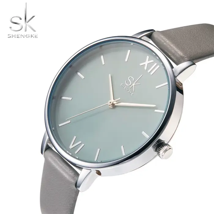 Montres à quartz dorées pour femmes