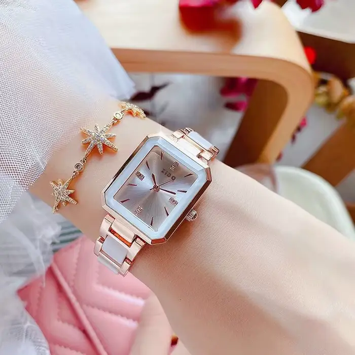 Montre en alliage rectangle quartz certifiée CE pour femmes style fashion et casual pour toutes occasions