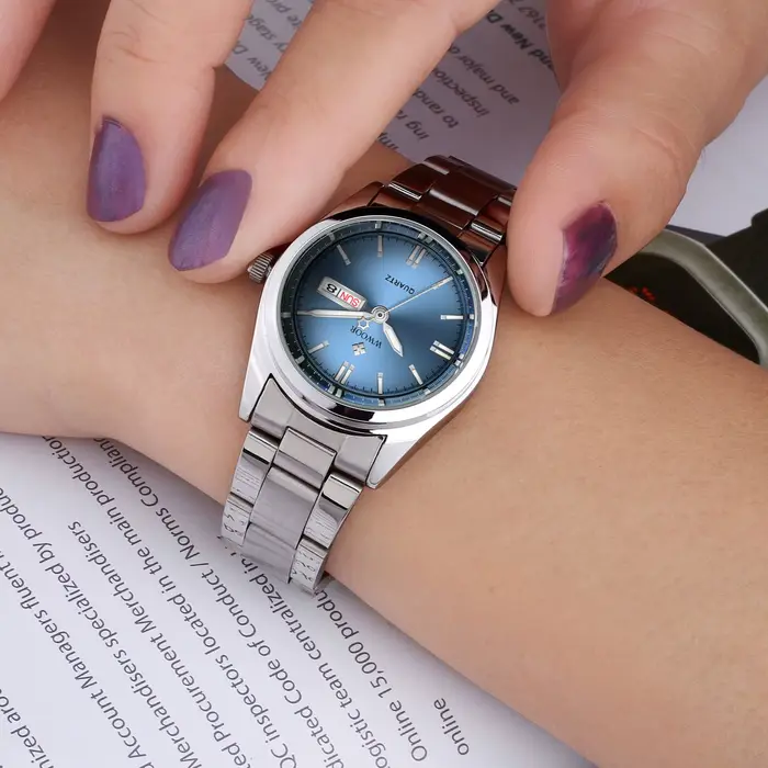 WWOOR 2024 nouveau haut de gamme marque femmes argent bleu montre mode acier inoxydable Quartz élégant étanche montre-bracelet Reloj Mujer