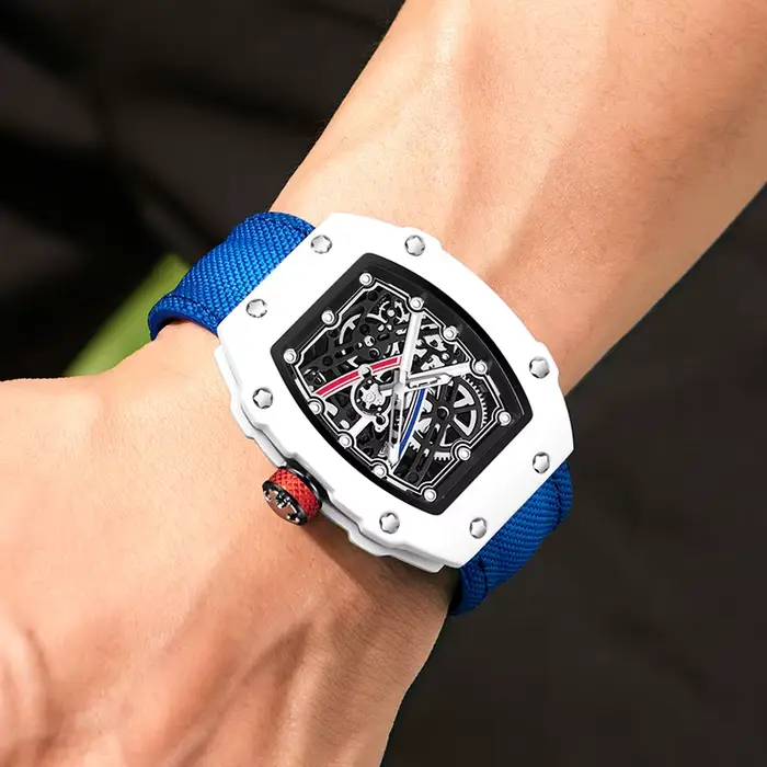 Montre à quartz Tonneau Design pour homme
