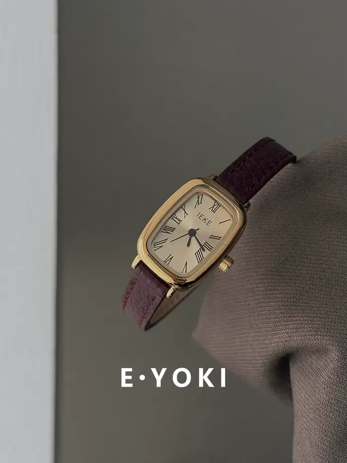Montre rétro en cuir résistante à l'eau pour femmes style fashion et casual cadran romain occasionnels spéciaux