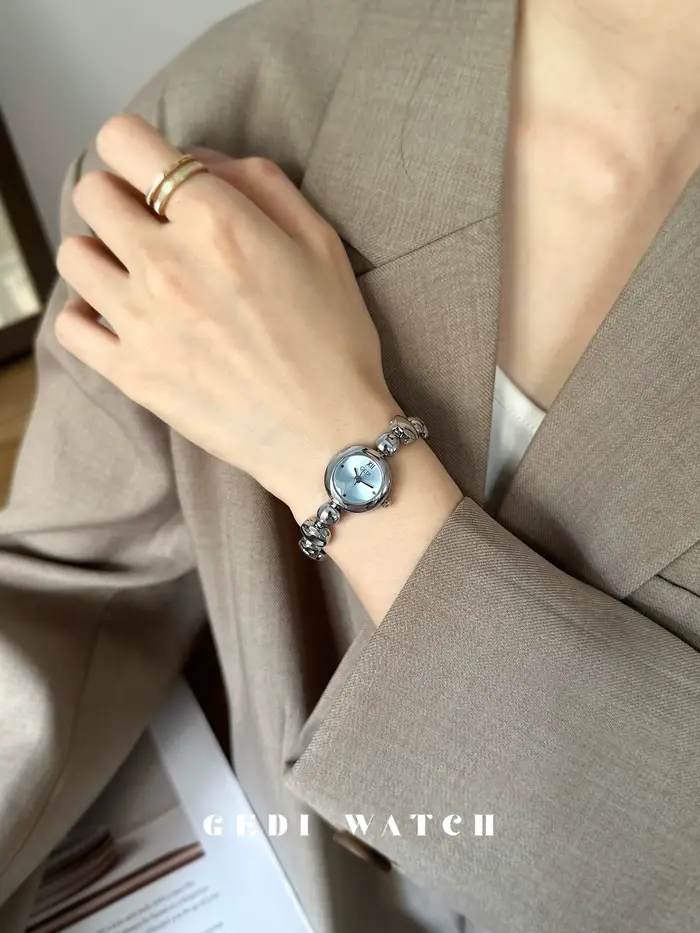Montre Doudou à petit cadran