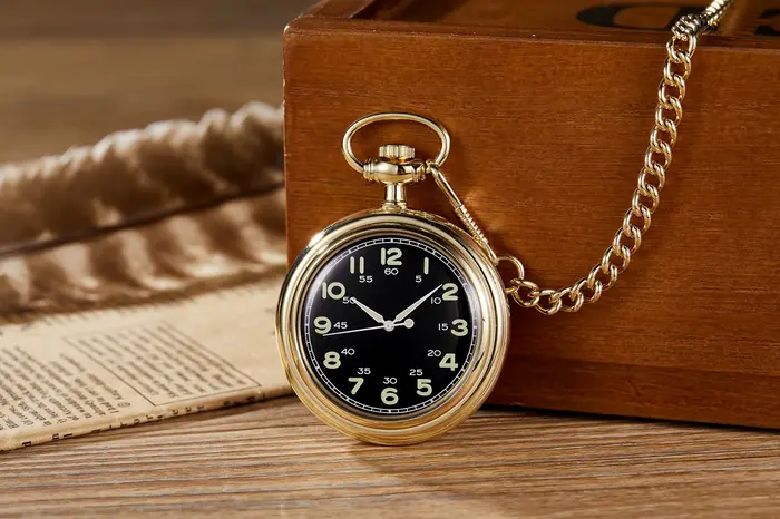 Montre de poche classique pour homme avec chaîne automatique et design minimaliste pour occasions spéciales et tous les jours