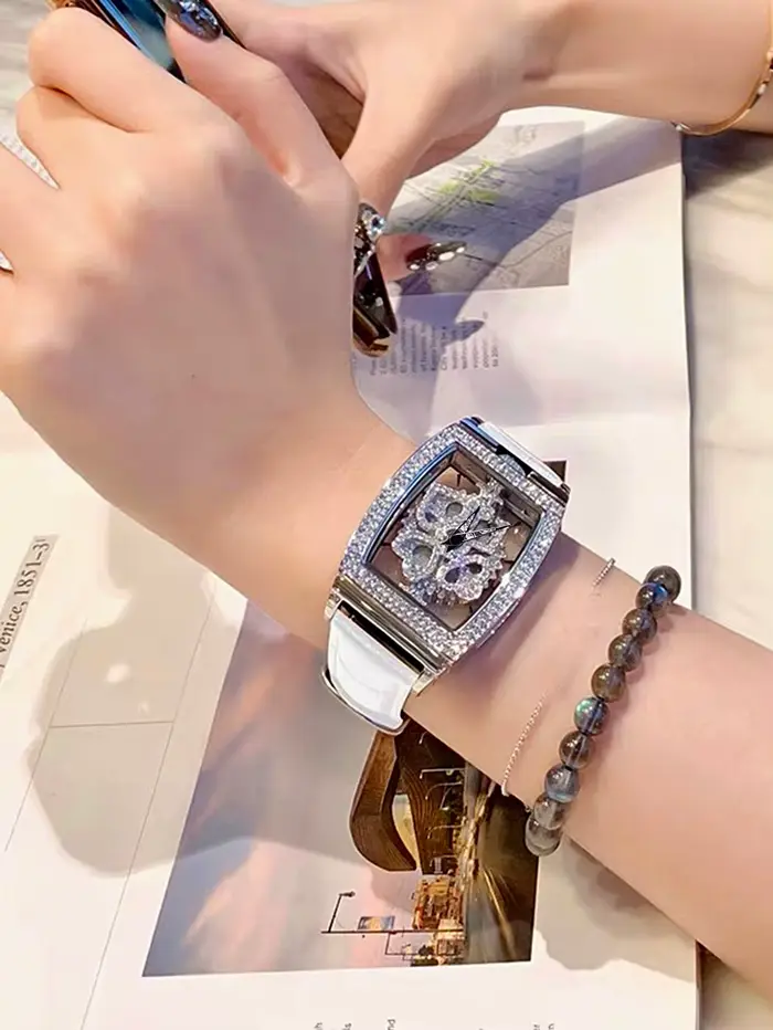 Montre en alliage avec bracelet en cuir résistante à l'eau pour femmes, élégante et sophistiquée, pour occasions spéciales et quotidienne