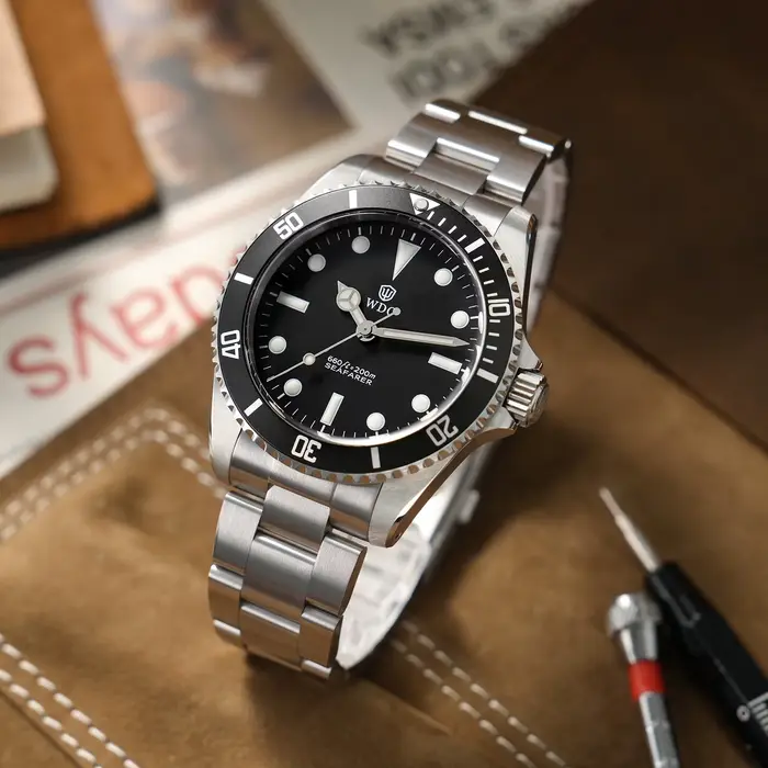 Montre Watchdives WD5513Q VH31 avec mouvement à secondes fluotantes