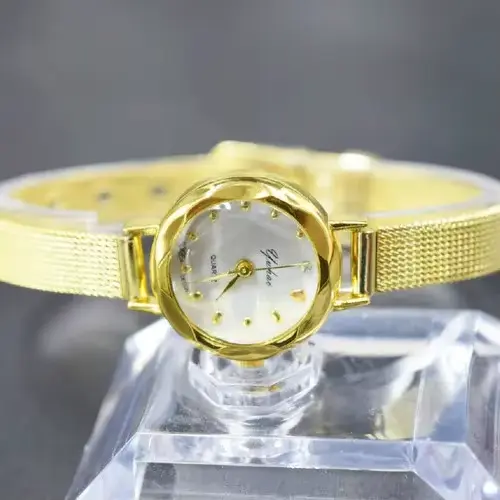 Montre-bracelet à quartz en acier inoxydable avec bracelet en maille argentée pour femme, horloge fé