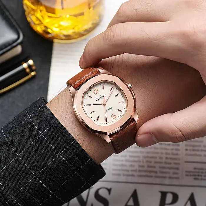 2022 nouveau bracelet en cuir décontracté hommes Montre de sport Quartz élégant Montre pour Homme Re