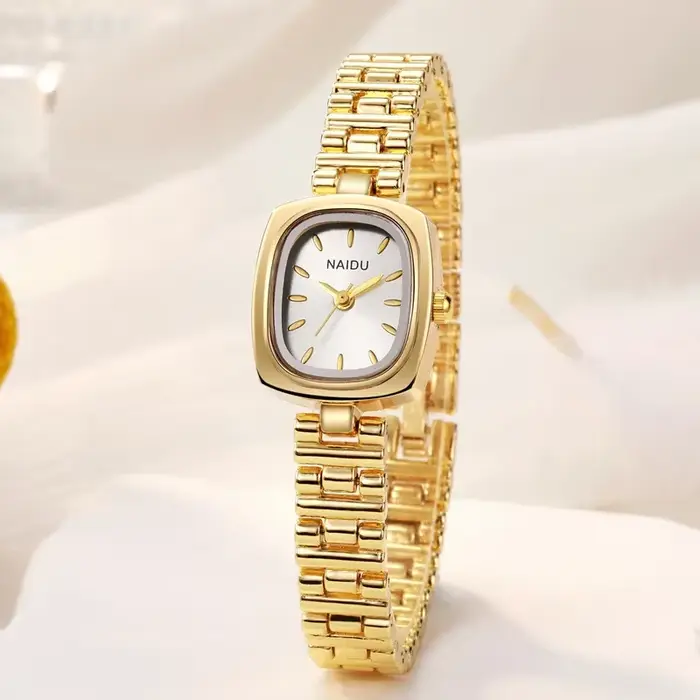 Montre en or avec bracelet en acier inoxydable pour femme