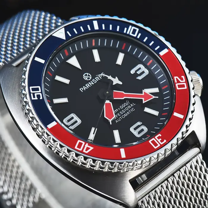 Montre rouge et bleue décontractée de luxe pour hommes