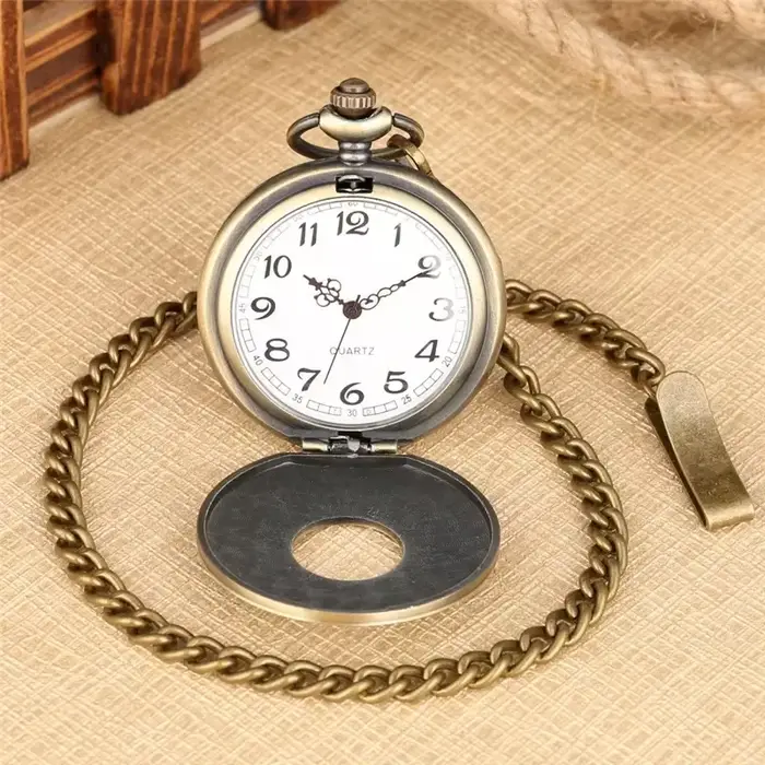 Montre de poche classique avec couvercle de chiffres romains