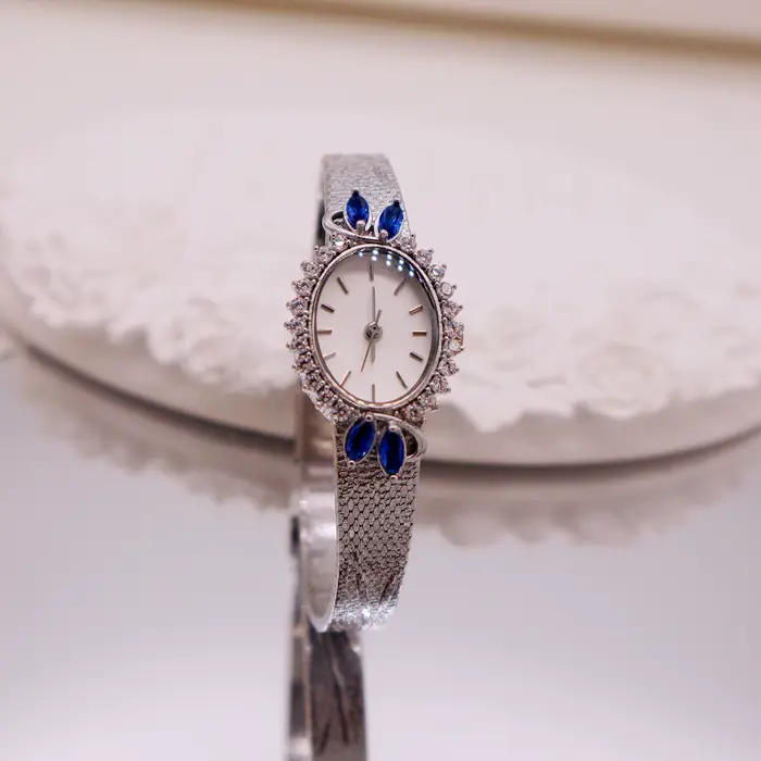 2025 montre pour femme diamant luxe élégant couronne cadran or