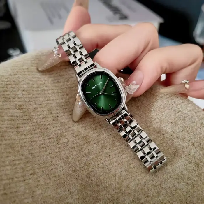 Montre pour femme de marque célèbre