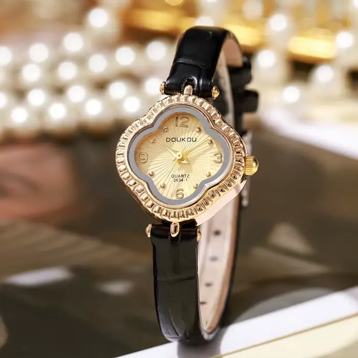 Montre pour femme, bracelet trèfle à quatre feuilles