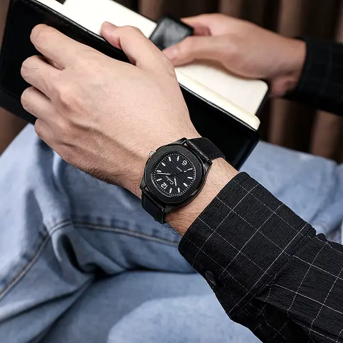 2022 nouveau bracelet en cuir décontracté hommes Montre de sport Quartz élégant