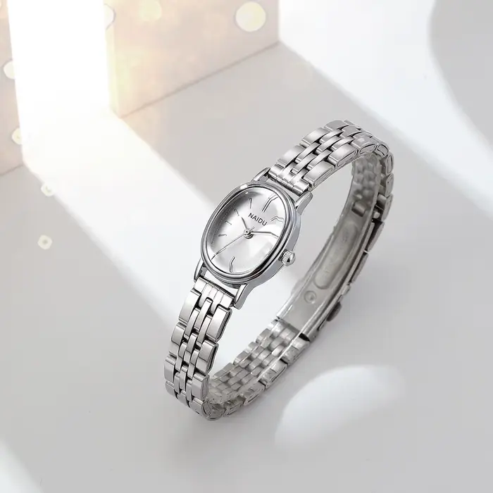 Montre à quartz artistique et polyvalente