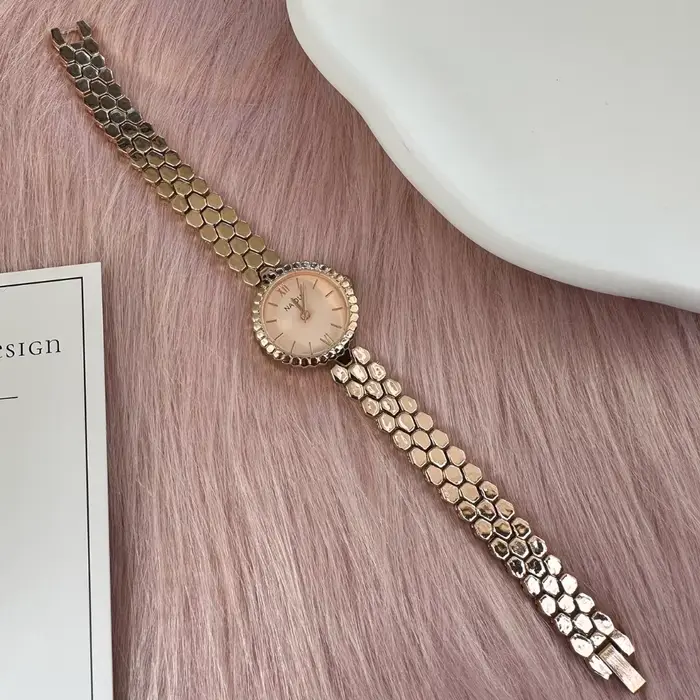 Vintage dames petite montre en or vente chaude bracelet en nid d'abeille femmes
