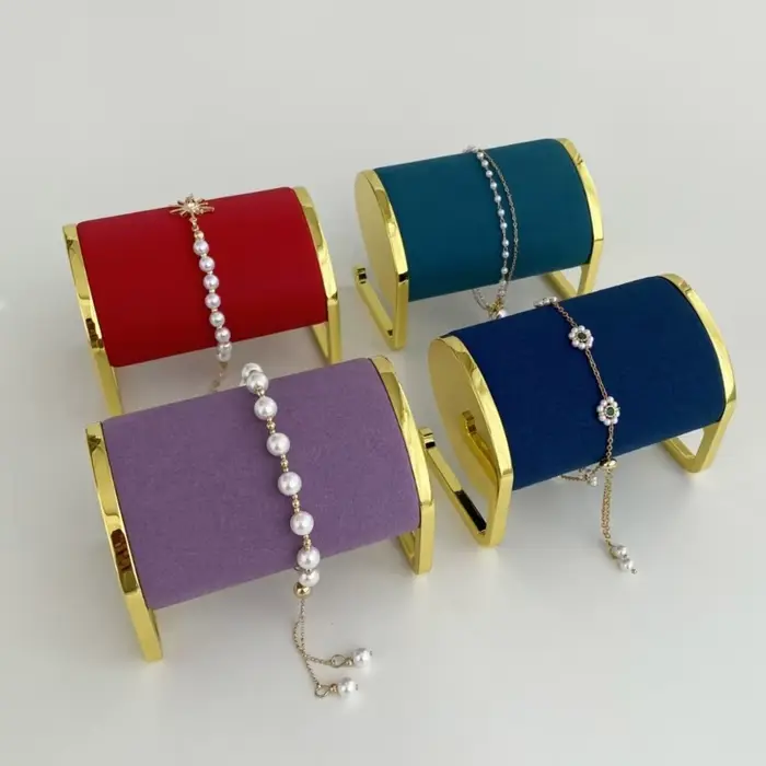 Présentoir bracelets montres sophistiqué