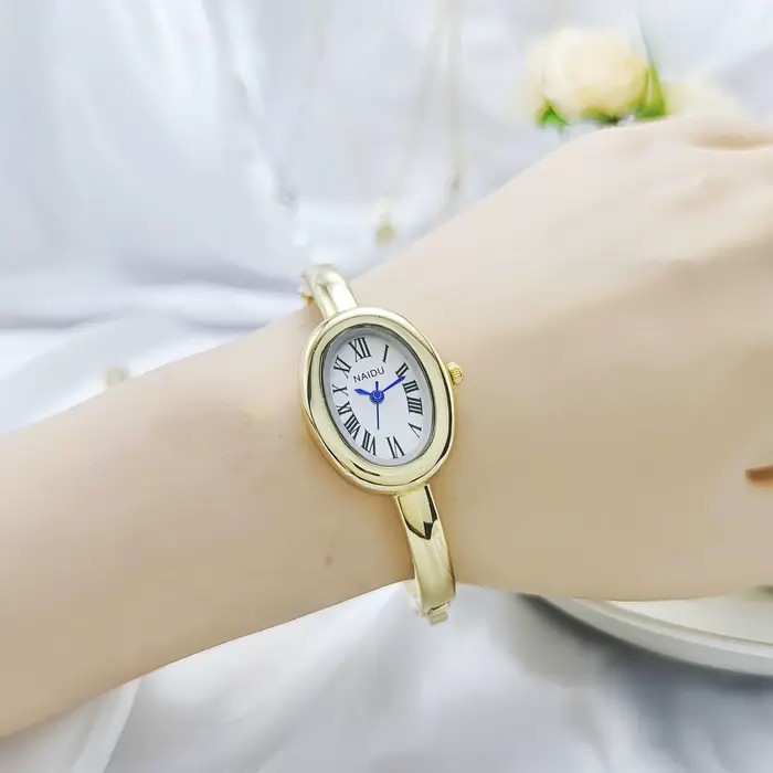 2025 nouvelles belles dames ovales montres pour femmes fille Simple argent or mignon Quartz élégant minimaliste