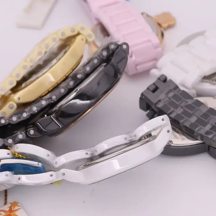Montre en céramique pour femmes nacre quartz élégante mode bracelet cadeau occasion spéciale