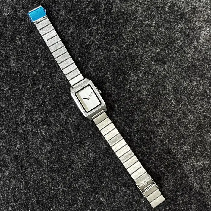 Montre en alliage d'acier inoxydable 2026